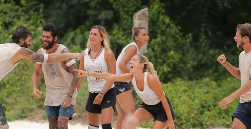 Συνεπώς, η άσπρη ομάδα θα χάσει παίκτη στο συμβούλιο...