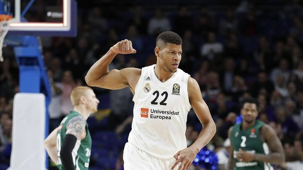 Ανανέωσε με Ρεάλ ο Ταβάρες