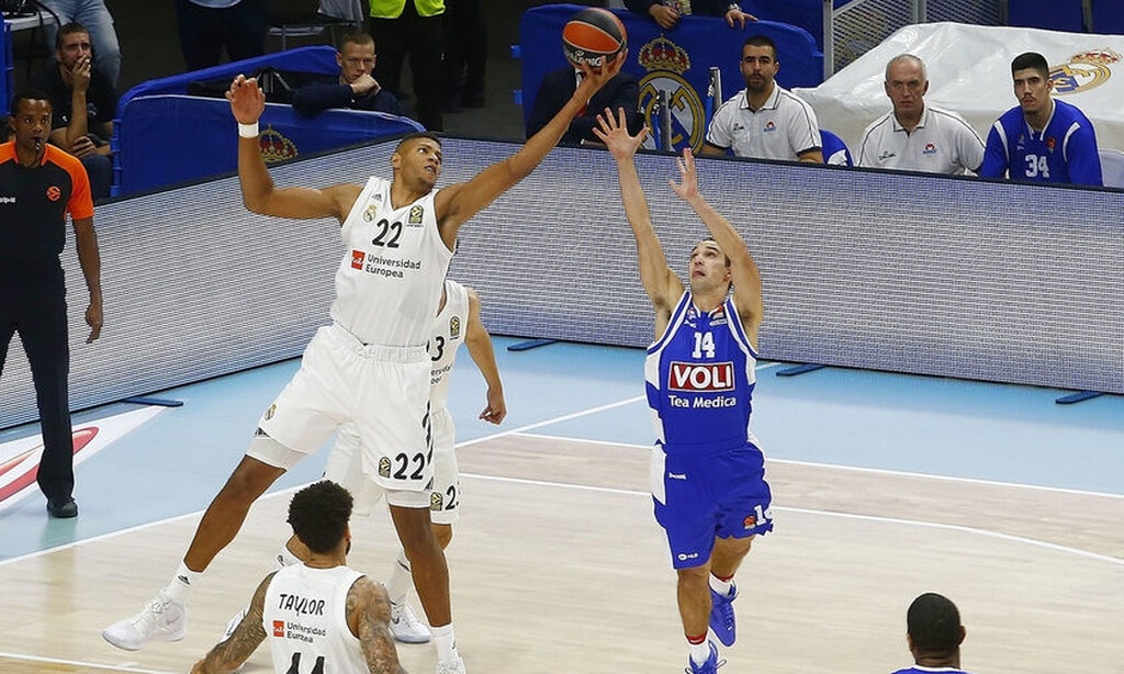 Ανανέωσε με Ρεάλ ο Ταβάρες