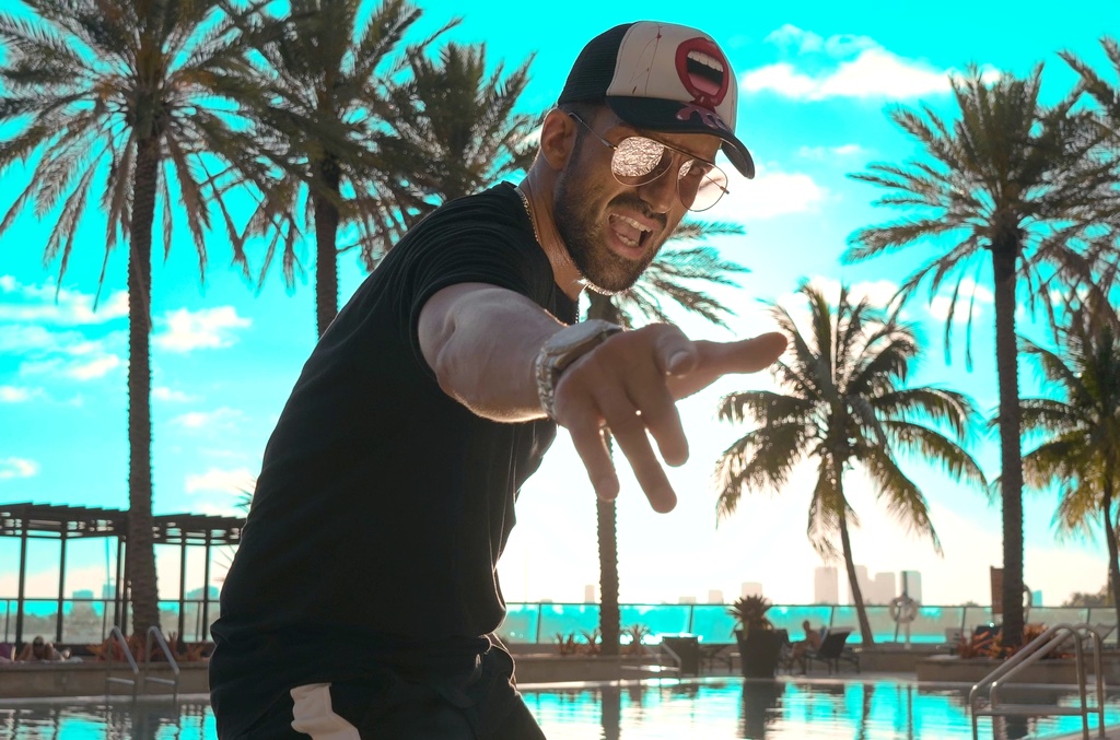 Αυτό το καλοκαίρι, ο Master Tempo πηγαίνει «Διακοπές στο Miami» και μας θέλει μαζί του!