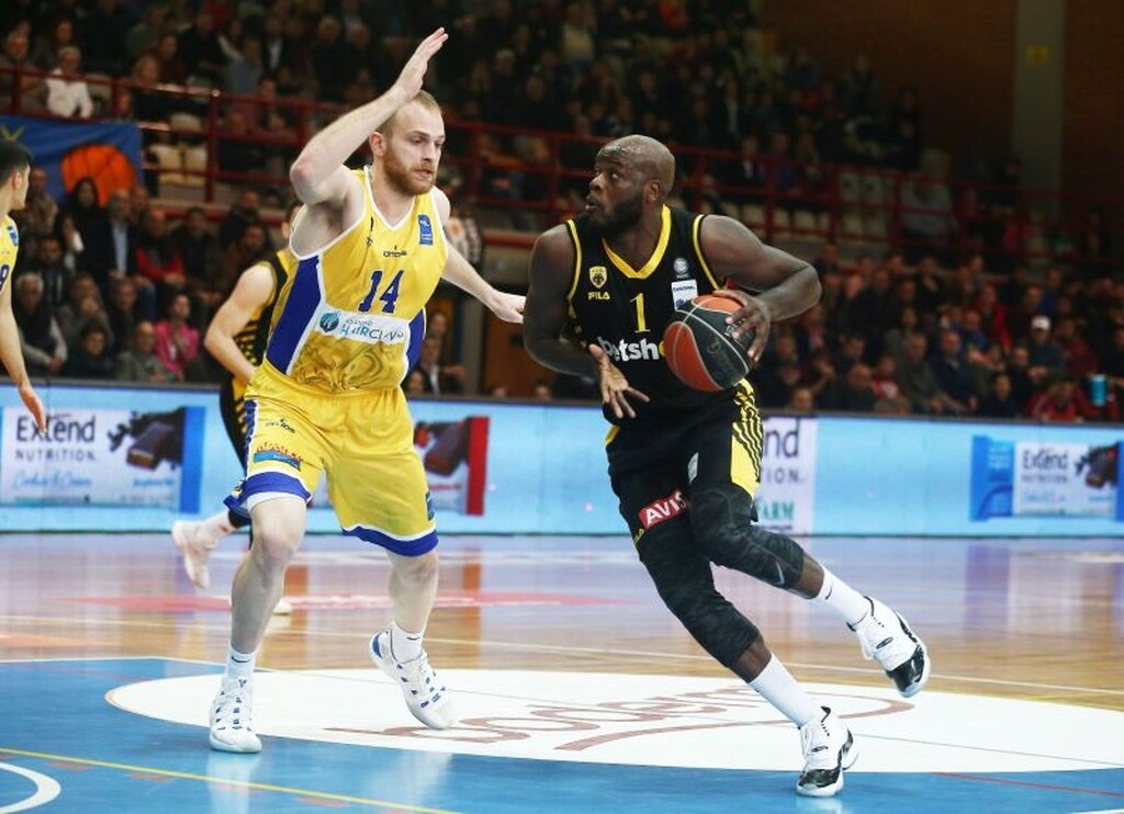 ...εν τέλει καταλήγει στην ΑΕΚ έτσι ώστε να ενισχύσει τη front line της ομάδας του Ηλία Παπαθεοδώρου.