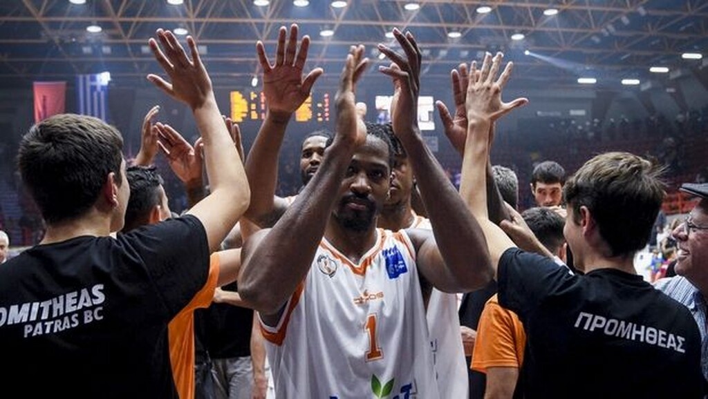 Ανανέωσε με Προμηθέα ο Χολ (photos,video)
