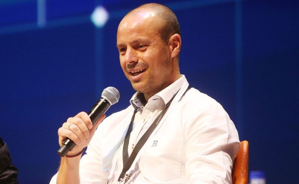 ...σήμερα, ο Στέλιος Γιαννακόπουλος είναι μέλος του τεχνικού τιμ της Εθνικής Ελλάδας.