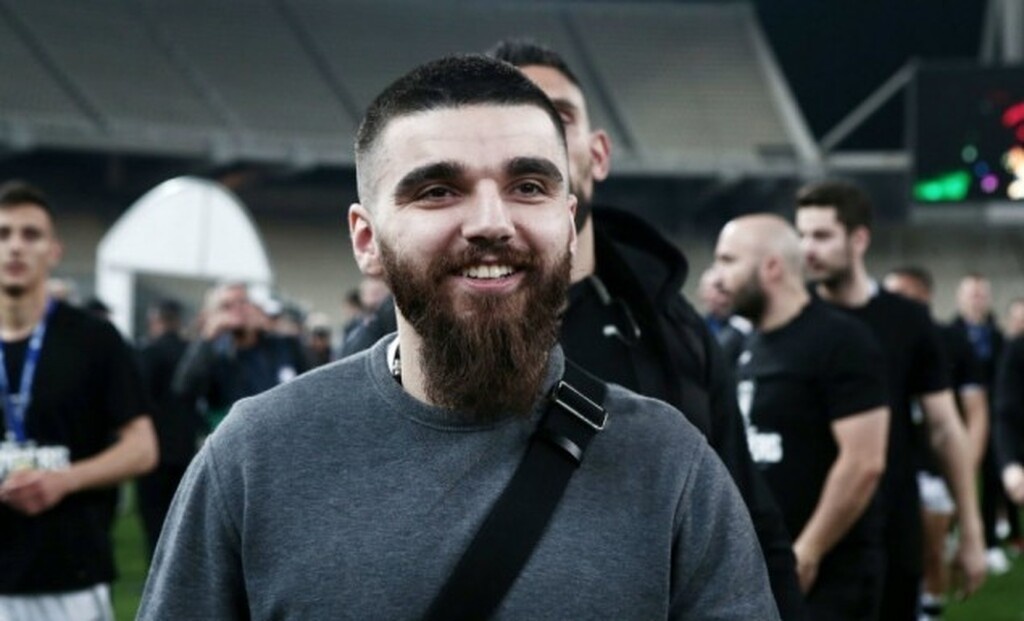 Μετά τη νέα ερυθρόλευκη καταγγελία στον Άρειο Πάγο για το τηλεοπτικό συμβόλαιο, ο Γιώργος έδωσε τη δική του απάντηση στους Πειραιώτες.