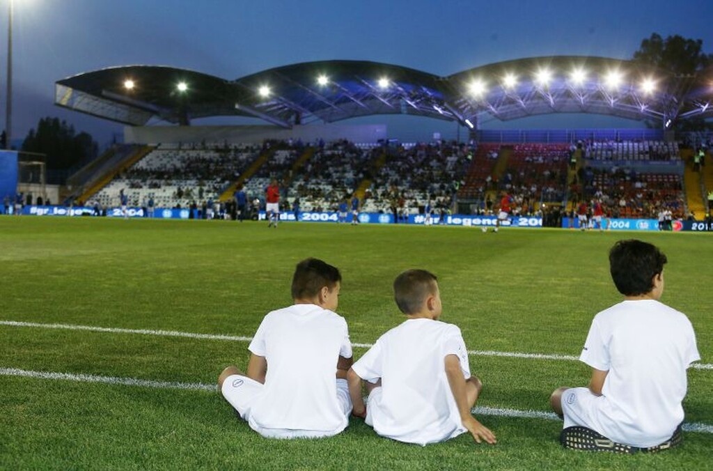 Legends 2004-Portugal 2004: Τρομερή ατμόσφαιρα και… γκολ Κατσουράνη! (video+photos)