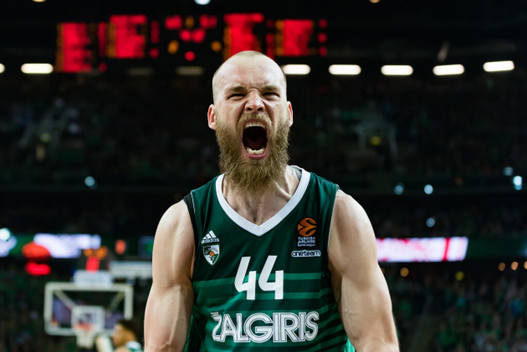 Κρεμάει τα παπούτσια του ο Καβαλιάουσκας (video+photos)