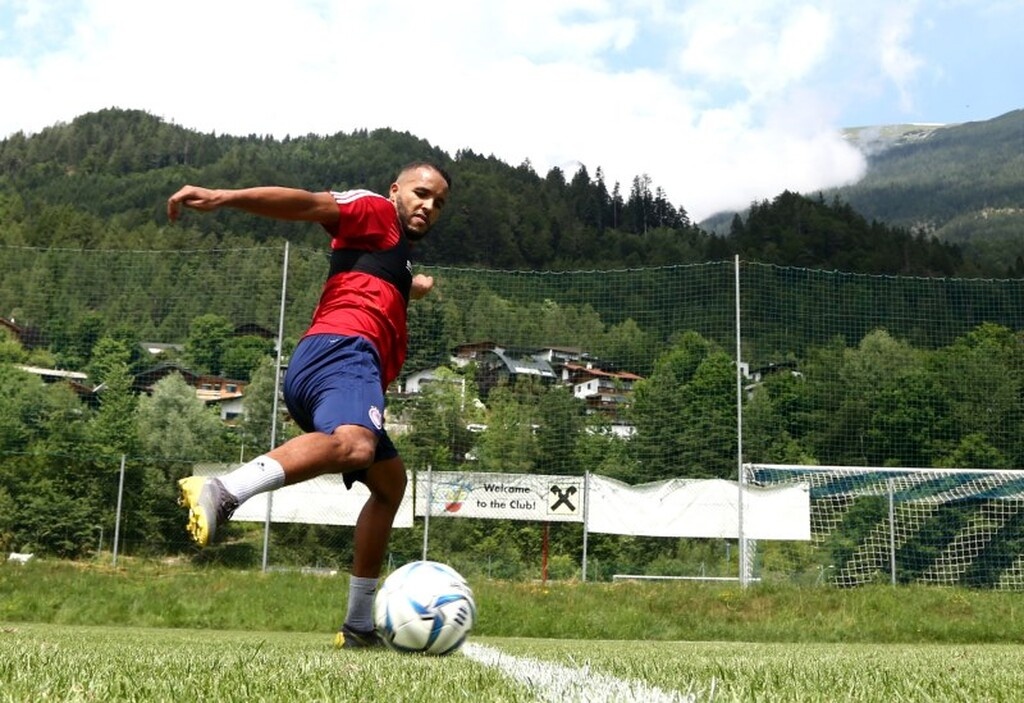 Ελ Αραμπί: «Πρόκληση το Champions League ή το Europa League» (video+photos)