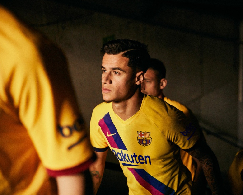 Μπαρτσελόνα: Εμφάνιση με… άρωμα από το παρελθόν (photos)