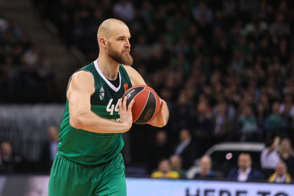 Κρεμάει τα παπούτσια του ο Καβαλιάουσκας (video+photos)