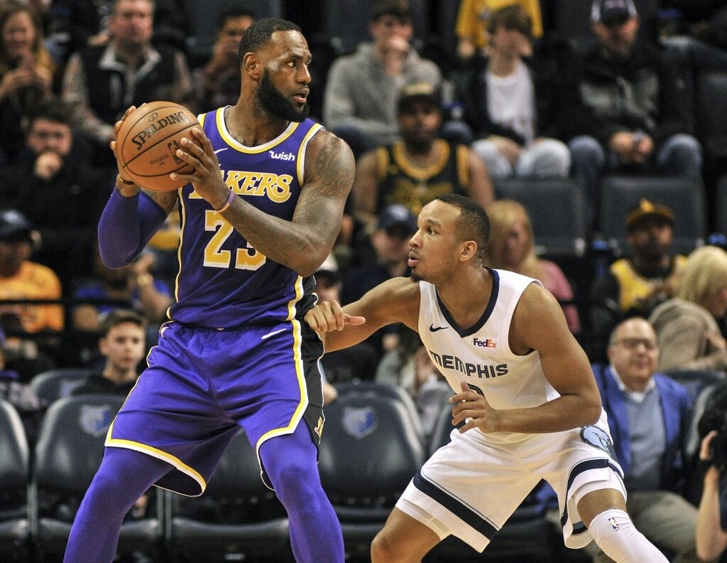 Στους Λέικερς και Έιβερι Μπράντλεϊ! (photos,videos)