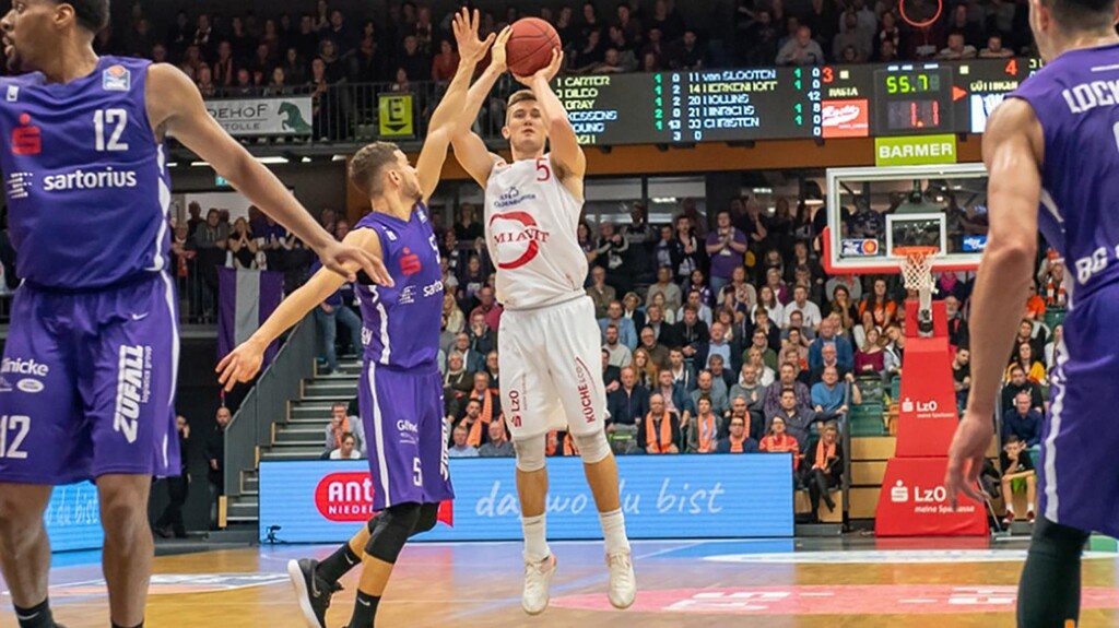 Πήρε πρώην του Κολοσσού η Μπάγερν (photos+video)