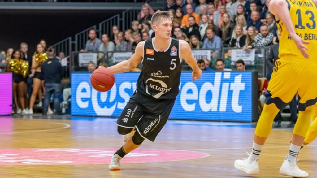 Πήρε πρώην του Κολοσσού η Μπάγερν (photos+video)