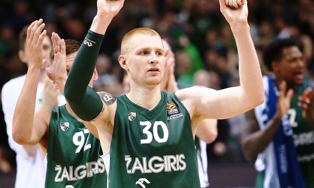 Στην Αρμάνι ο Ουάιτ! (photos+video)