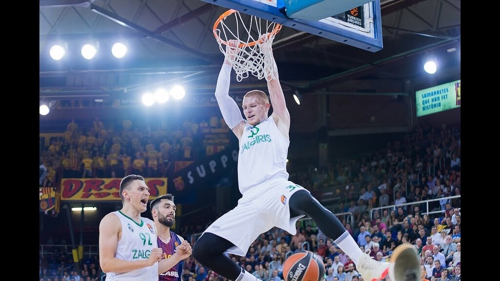 Στην Αρμάνι ο Ουάιτ! (photos+video)