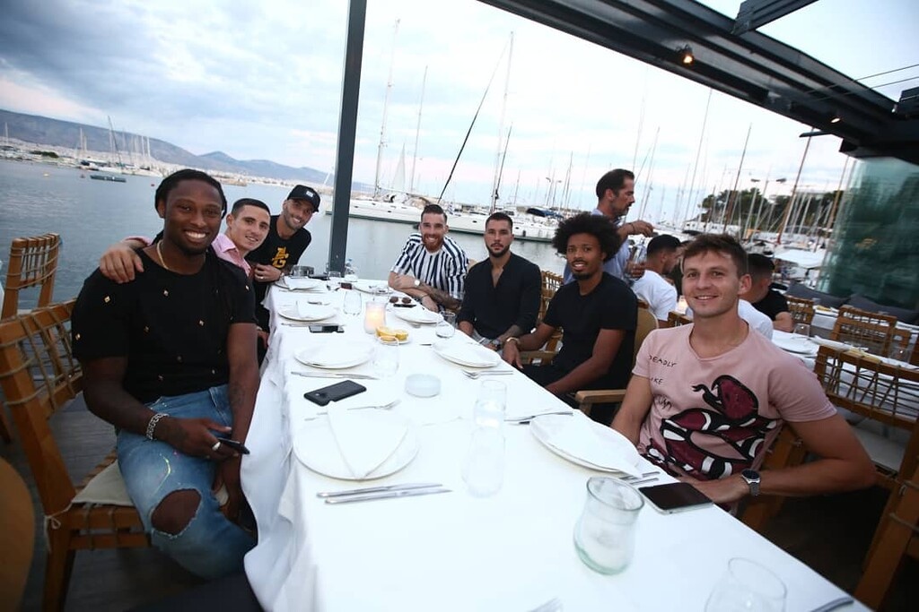 Δείπνο Ολυμπιακού και Νότιγχαμ στο Μικρολίμανο (photos)