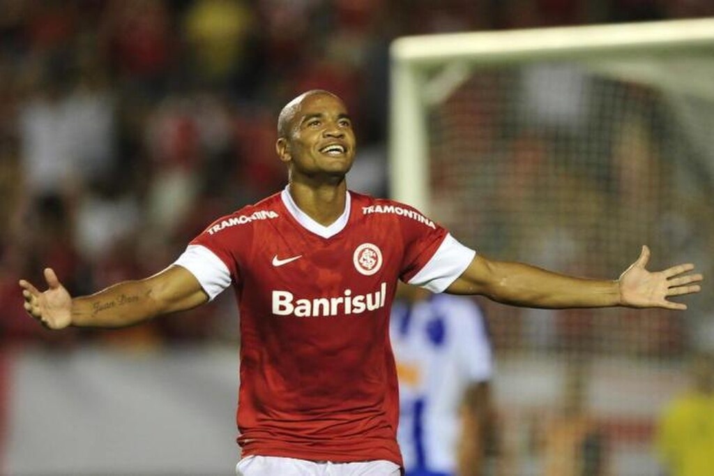 Ανανέωσε με Ιντερνασιονάλ ο Μολέδο (photos+video)