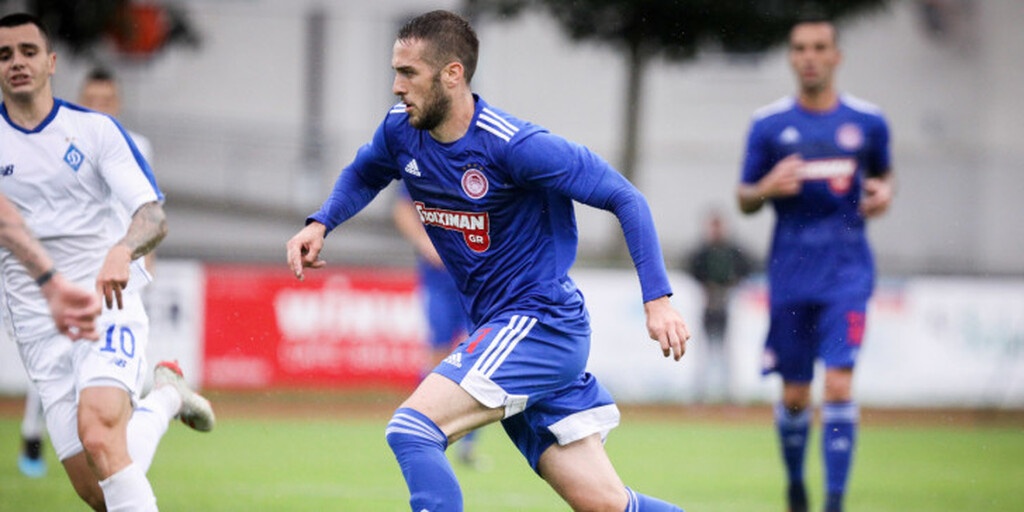 Ήδη έχουν βγει στο προσκήνιο αρκετές περιπτώσεις ποδοσφαιριστών, όμως σύμφωνα με τη «L’ Equipe», οι «ερυθρόλευκοι» έχουν κάνει ήδη τις πρώτες τους επαφές με έναν συγκεκριμένο ποδοσφαιριστή.