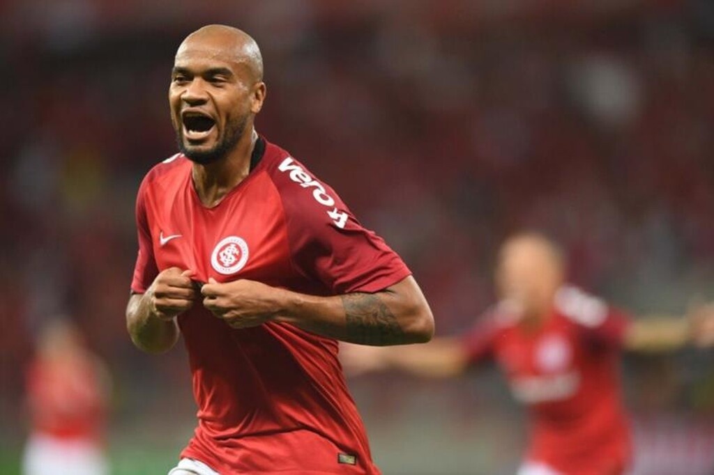 Ανανέωσε με Ιντερνασιονάλ ο Μολέδο (photos+video)