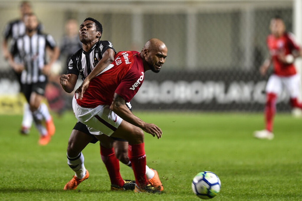 Ανανέωσε με Ιντερνασιονάλ ο Μολέδο (photos+video)