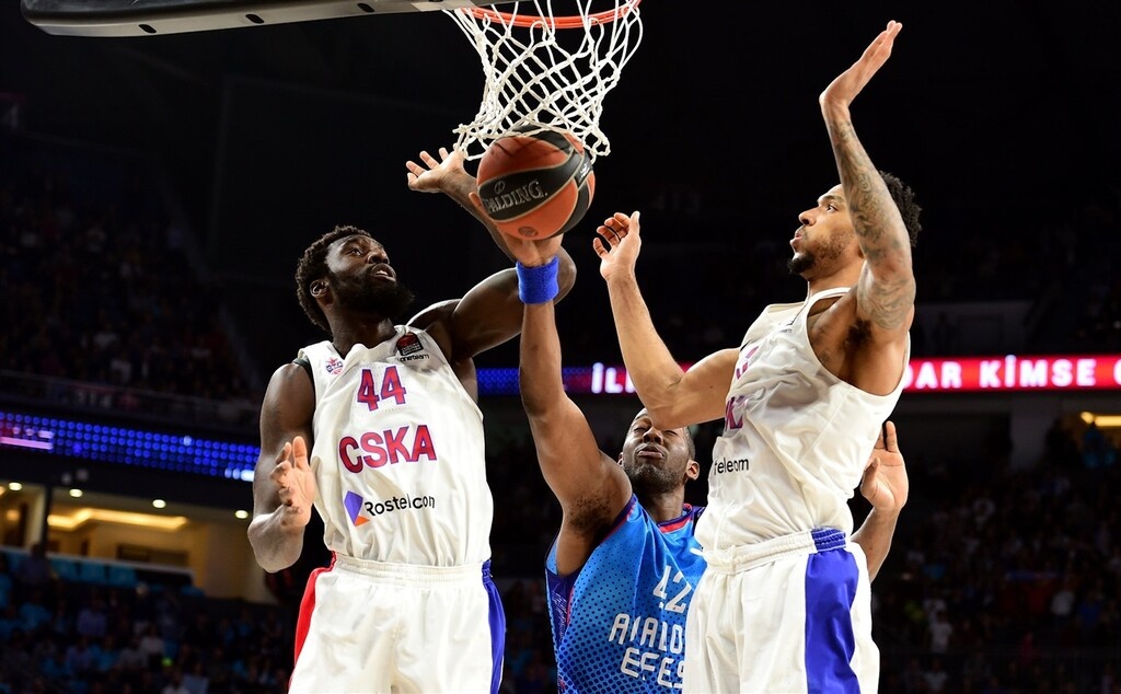 Πήρε Χάντερ η Μακάμπι (photos+video)