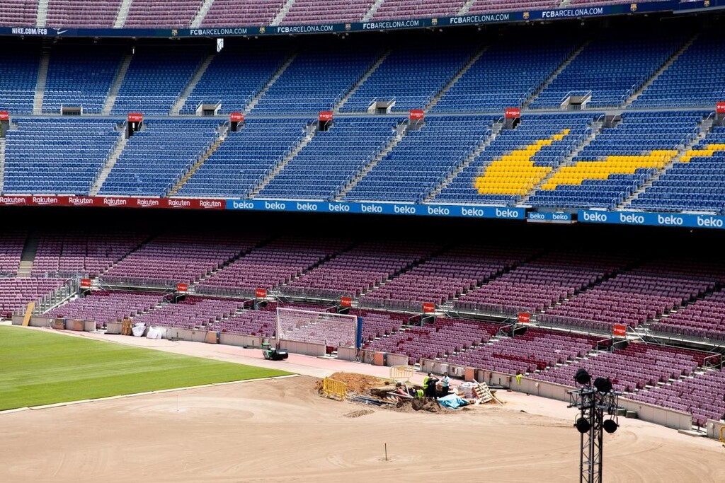 Μπαρτσελόνα: Αλλάζει το χορτάρι στο «Καμπ Νου» (photos)