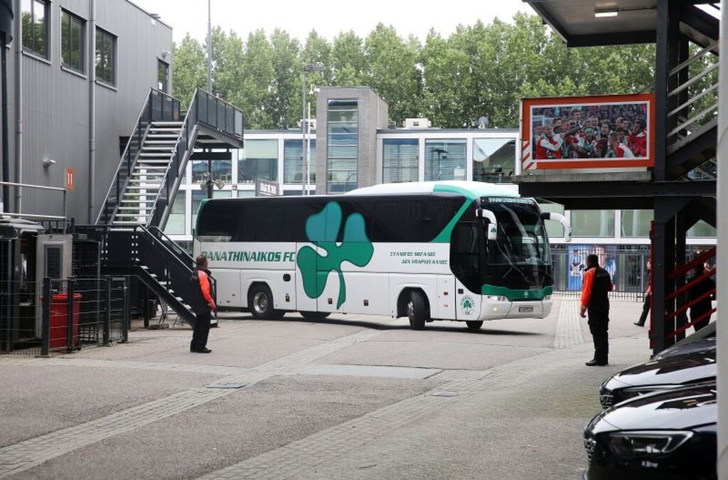 Φέγενορντ – Παναθηναϊκός: «Κλικ» από την άφιξη των «πράσινων» (photos)