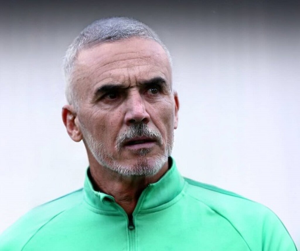 Αμυντικό χαφ: Δημήτρης Κουρμπέλης