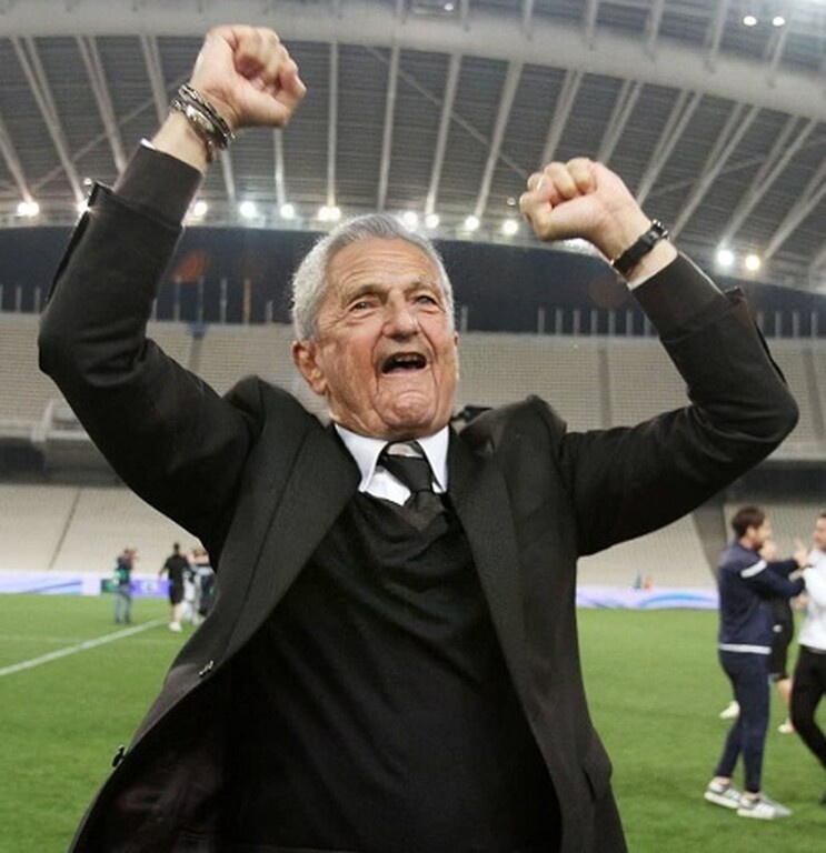 Προπονητής: Ραζβάν Λουτσέσκου