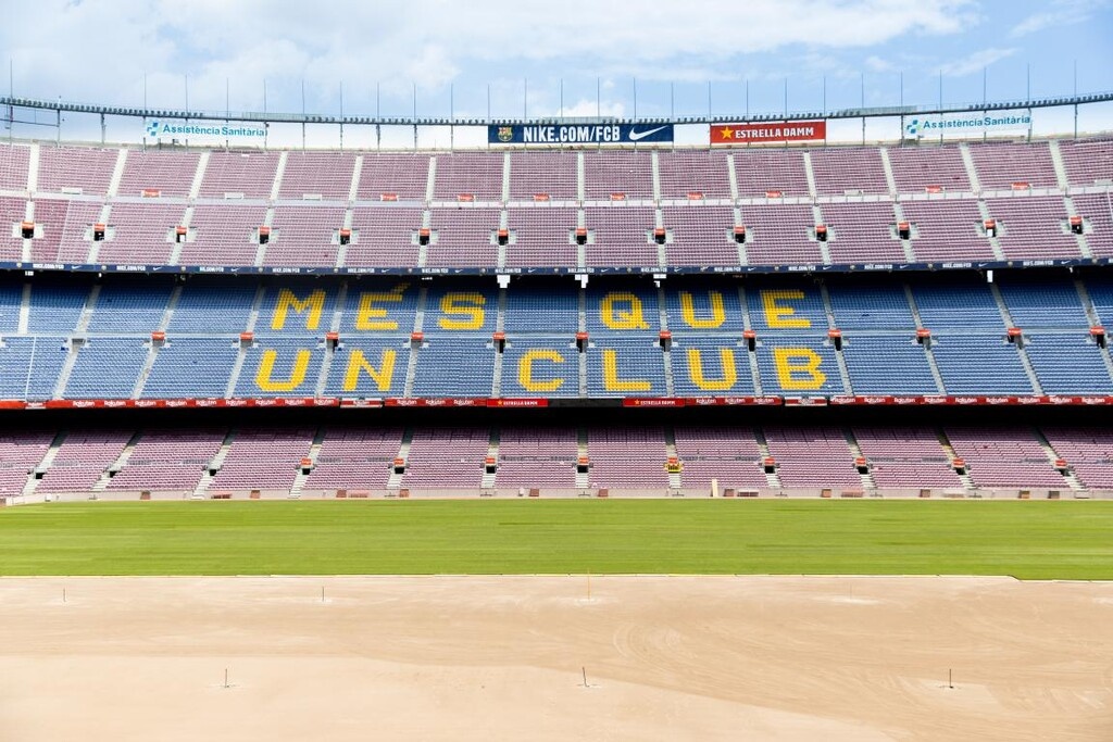 Μπαρτσελόνα: Αλλάζει το χορτάρι στο «Καμπ Νου» (photos)