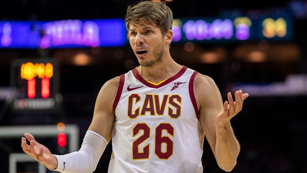 Στους Μπακς ο Κόρβερ (photos)