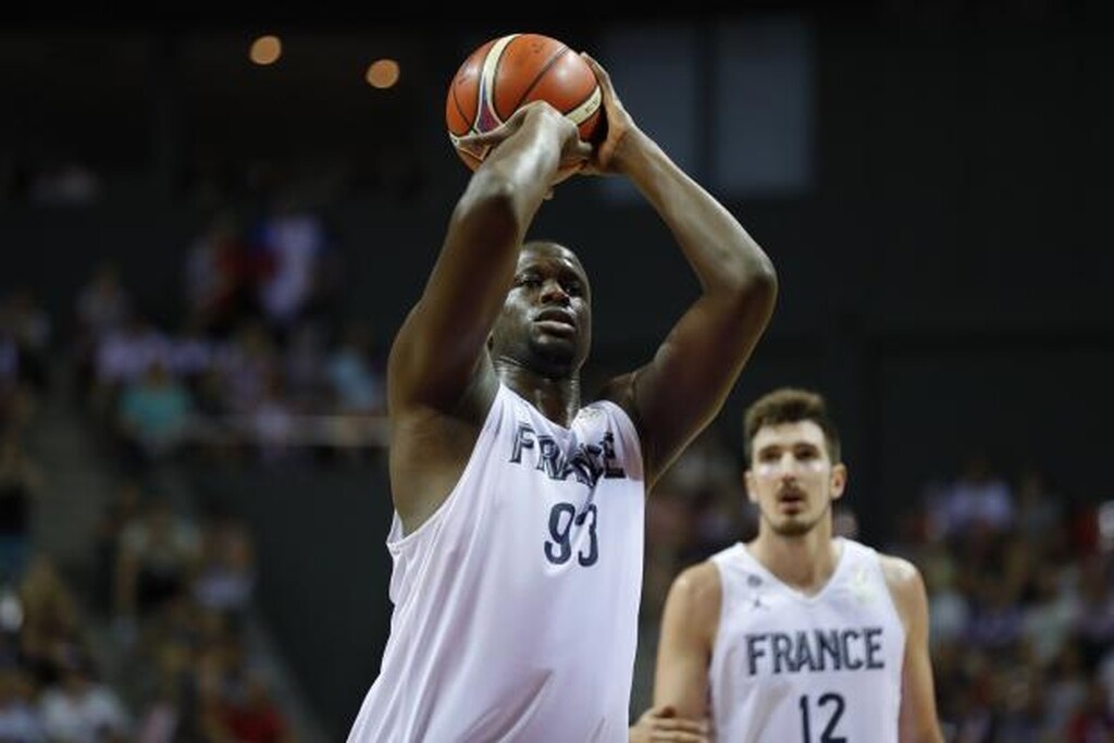 «Ψήλωσε» με Φαλ η Τουρκ Τέλεκομ (photos+video)