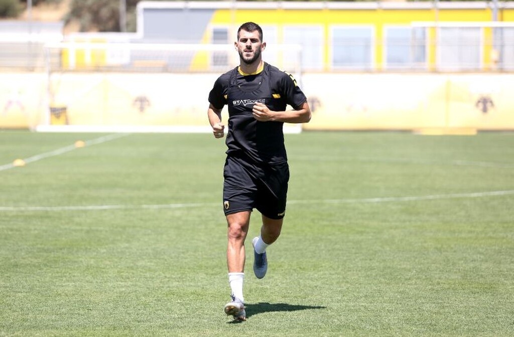 Η πρώτη προπόνηση του Νέλσον Ολιβέιρα με την ΑΕΚ στα Σπάτα (photos)