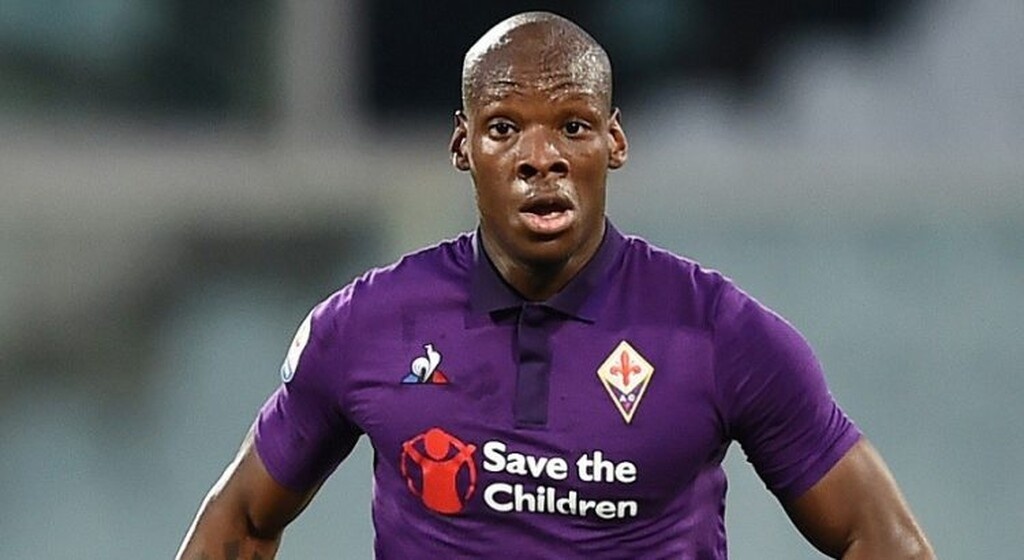 Ο 27χρονος Γάλλος μπορεί να αγωνιστεί και ως «εξάρι» και ως «οκτάρι» και ως δεξιός μπακ, ενώ ενδιαφέρον για την απόκτησή του έχει δείξει και η Ναντ