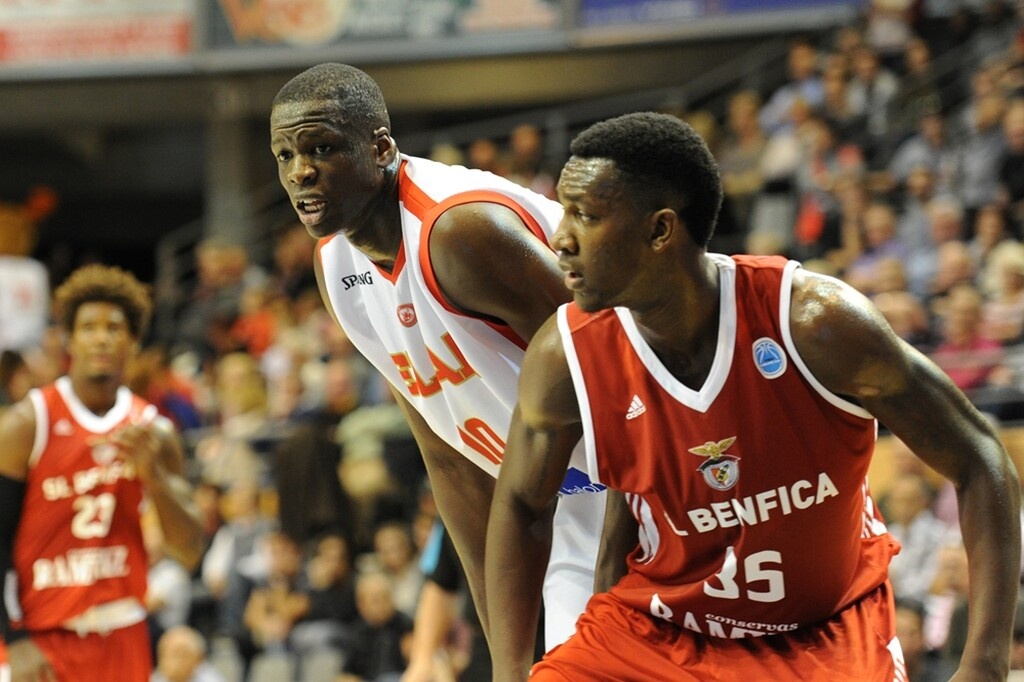 «Ψήλωσε» με Φαλ η Τουρκ Τέλεκομ (photos+video)