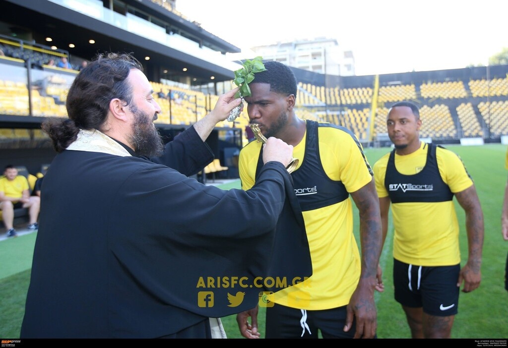 Άρης: Προπόνηση και αγιασμός στο «Κλ. Βικελίδης» (photos)