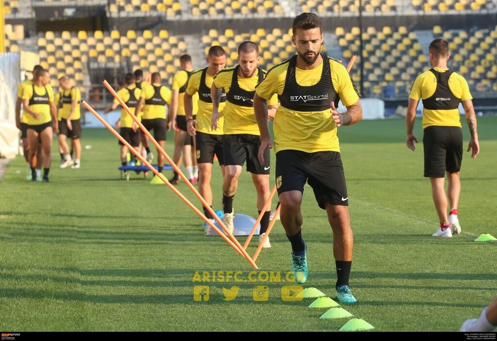 Άρης: Προπόνηση και αγιασμός στο «Κλ. Βικελίδης» (photos)