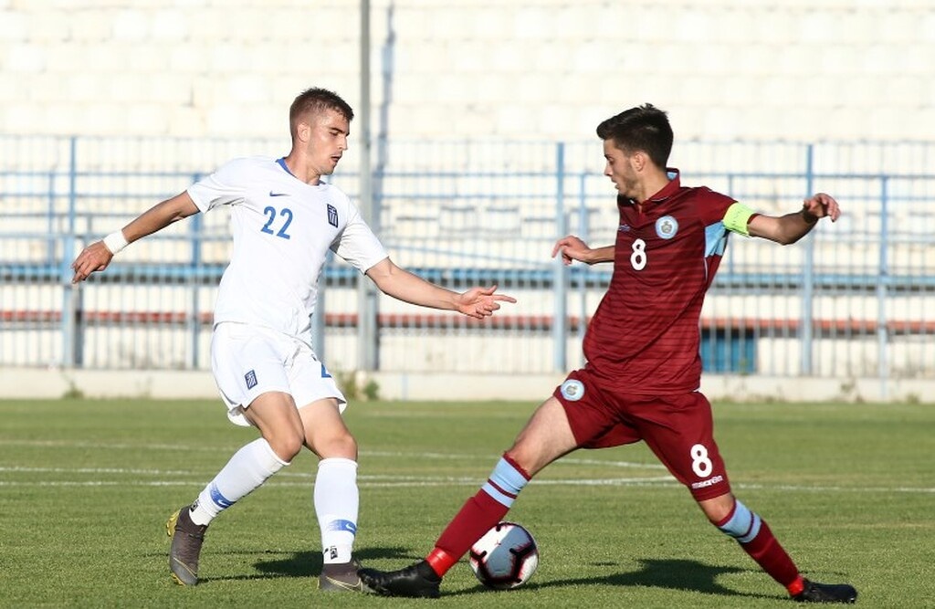 Ο λόγος για τον Νεμάνια Μιλόγεβιτς. Πρόκειται για τον 20χρονο Σερβοέλληνα μεσοεπιθετικό που έμεινε ελεύθερος από τη Βοϊβοντίνα και αναζητά τον επόμενο σταθμό της καριέρας του.