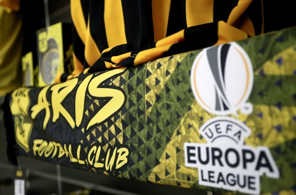 Άρης-ΑΕ Λεμεσού: Ουρές για ένα εισιτήριο στο «Κλ. Βικελίδης» (photos)