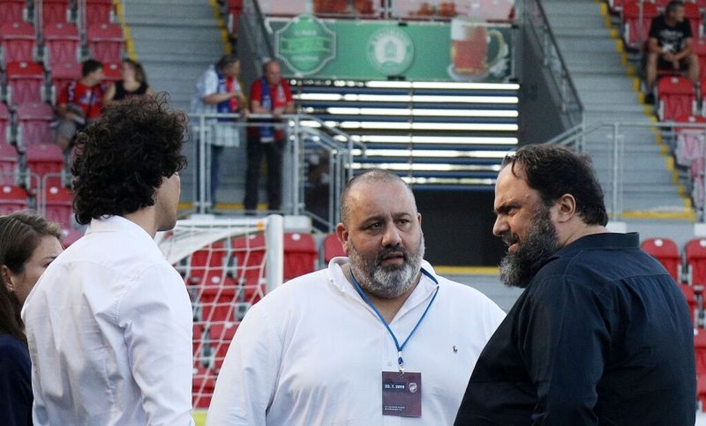 Βικτόρια Πλζεν – Ολυμπιακός: Με Μαρινάκη οι «ερυθρόλευκοι» (photos)