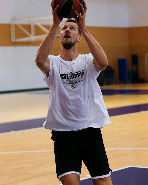 Ο Σέρβος γίγαντας έδωσε μάχη για τη ζωή και κατάφερε να βγει νικητής.