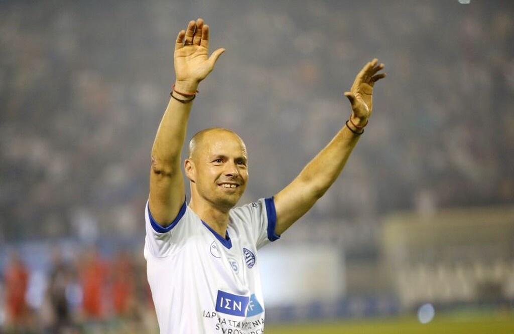 Ο βοηθός προπονητή το γεγονός ότι δεν μπόρεσε να συμβάλει στο να... μαζευτεί η κατάσταση. Πλέον, προτεραιότητα είναι η πρόσληψη τεχνικού διευθυντή, με το πρώτο όνομα...