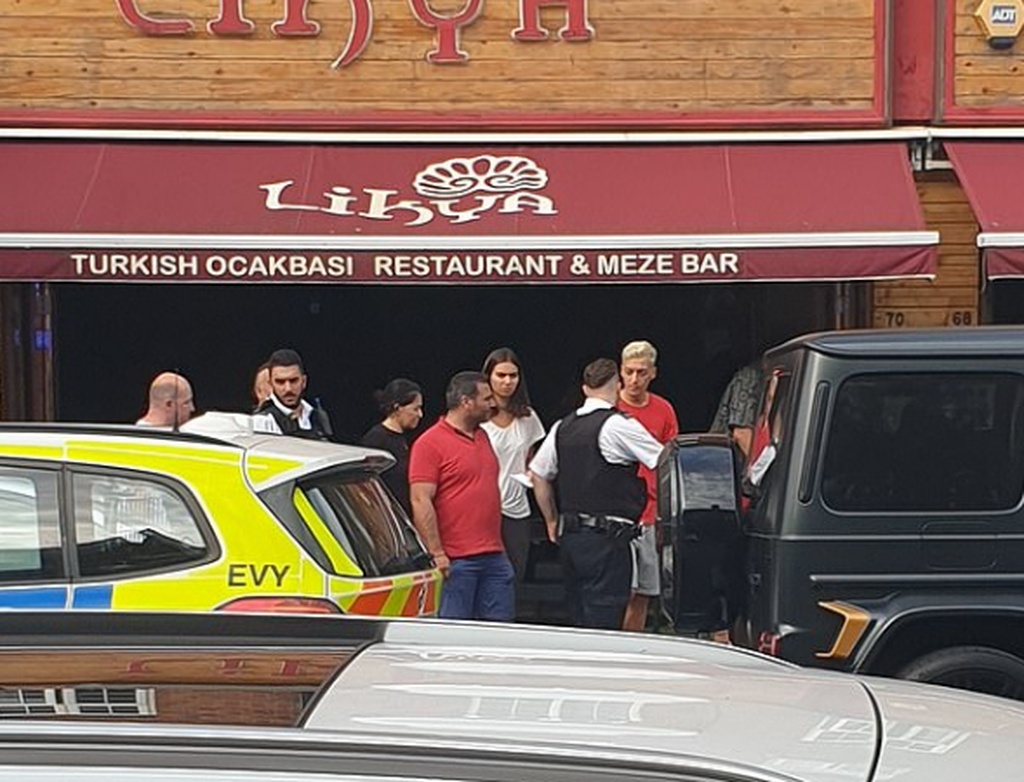 Απίστευτο! Επίθεση με μαχαίρι σε παίκτη της Άρσεναλ! (video+photos)