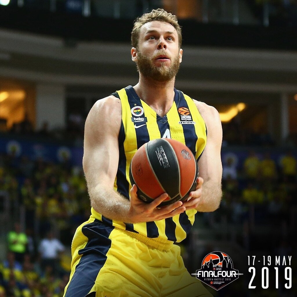 NBA: Ανακοίνωσαν Μέλι οι Πέλικανς (photos+video)