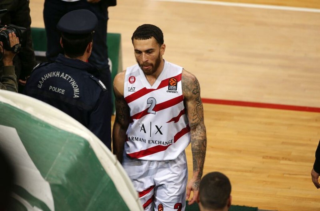 Παρότι αναδείχθηκε πρώτος σκόρερ, δεν κατάφερε να πείσει τον Μεσίνα πως έχει θέση στο ρόστερ και αποχωρεί...