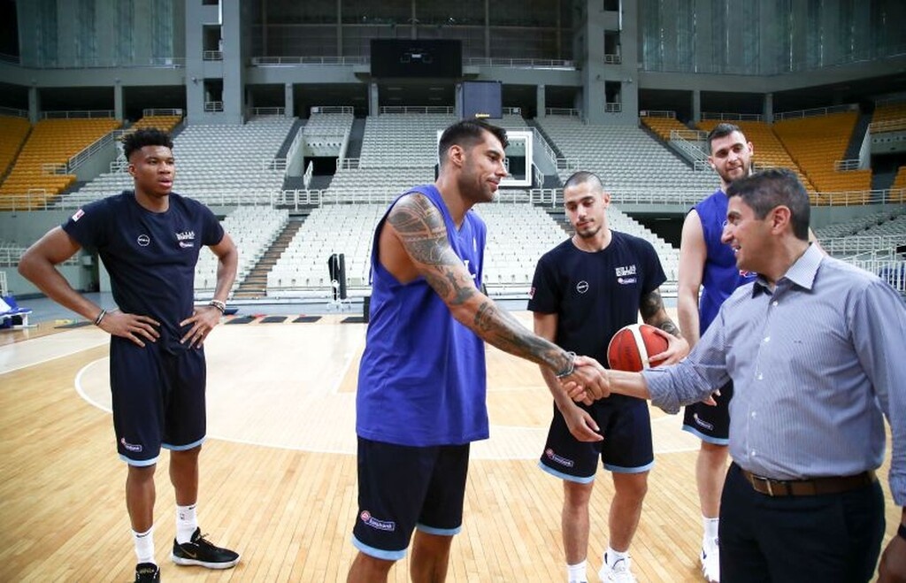 Στην προπόνηση της Εθνικής ο Αυγενάκης (photos)