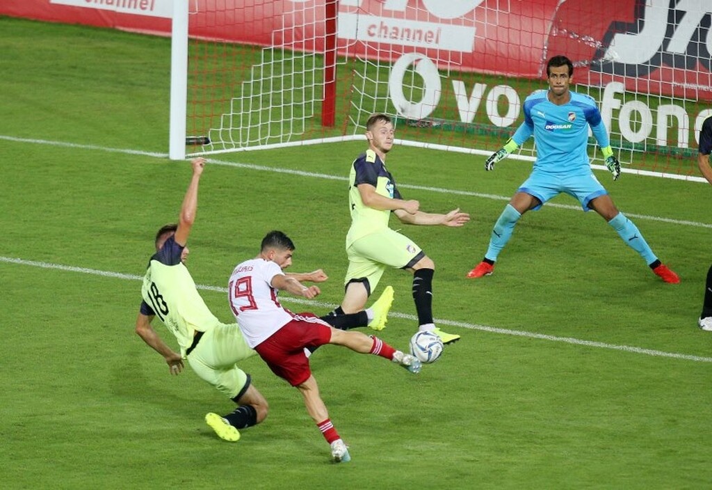 Συγκεκριμένα, διεθνής ποδοσφαιριστής με πολλές συμμετοχές τα τελευταία χρόνια στον Ολυμπιακό, βρίσκεται κοντά στην πόρτα της εξόδου. Ο λόγος φυσικά για τον…