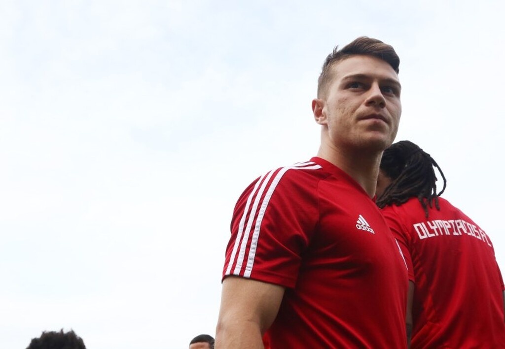 … Λεονάρντο Κούτρη! Ο Ελληνοβραζιλιάνος αριστερός μπακ έμεινε εκτός αποστολής από το χτεσινό παιχνίδι, δείγμα ότι δεν υπολογίζεται από τον Πέδρο Μαρτίνς.