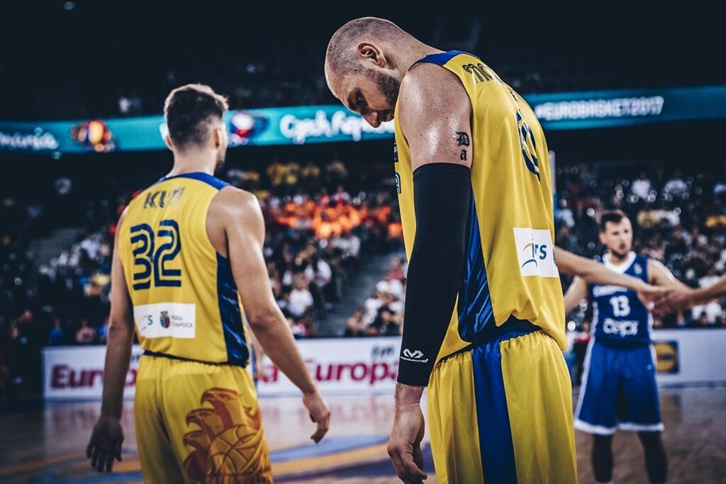 «Μπαμ» με Μολντοβεάνου ο Ήφαιστος (videos+photos)