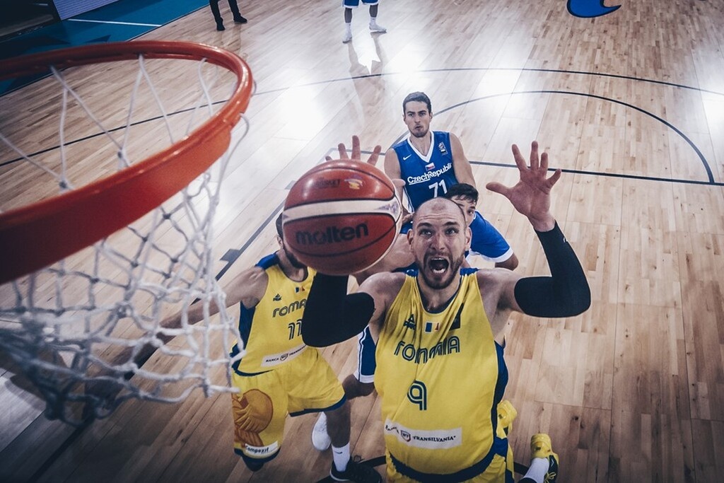 «Μπαμ» με Μολντοβεάνου ο Ήφαιστος (videos+photos)