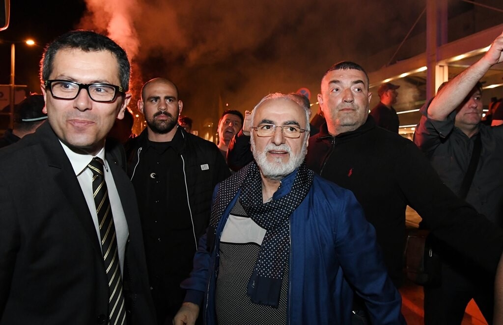 Σε κάθε περίπτωση, την τελική απόφαση για τον φορ θα την πάρει ο Ιβάν Σαββίδης, καθώς αυτός θα κληθεί να βάλει το χέρι στην τσέπη για να πληρώσει ομάδα και παίκτη